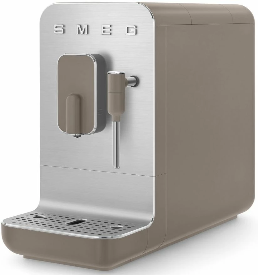 Smeg BCC02 Automatic Coffee Machine With Milk Frother 3 Smeg BCC02 Automatic Coffee Machine With Milk Frother
