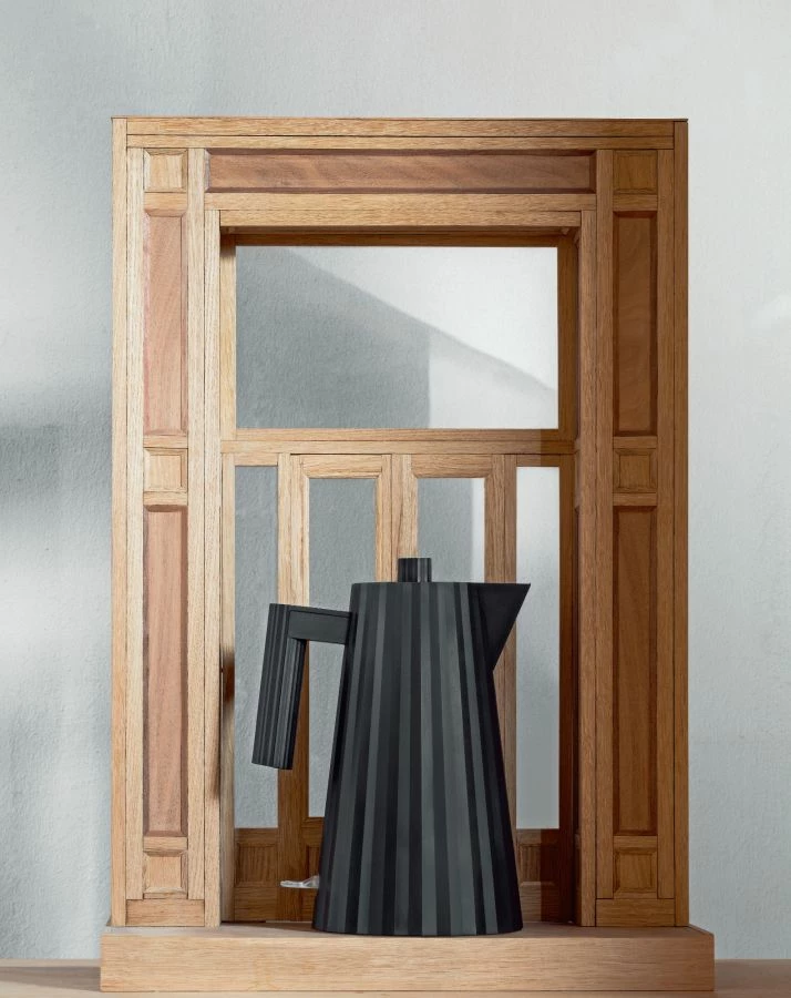 Alessi MDL06 Plissé Electric Water Kettle 1.7 L 4 Alessi MDL06 Plissé Electric Water Kettle 1.7 L - Image 2